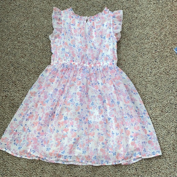 Beautiful Dress - Picture 3 of 5